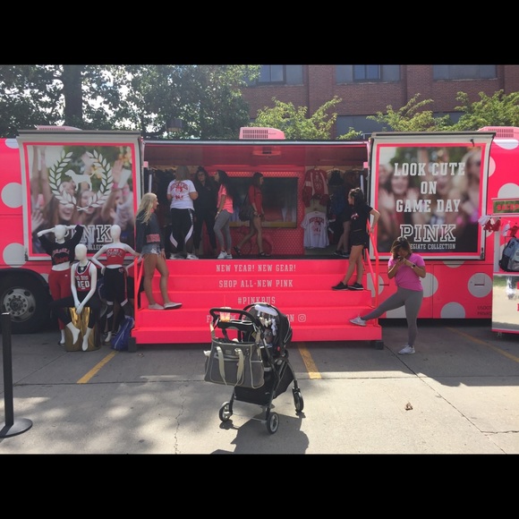 💕🎉⭐️PINK BUS TOUR⭐️🎉💕 - Picture 7 of 8